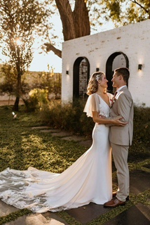Modern Elegant Wedding Dress