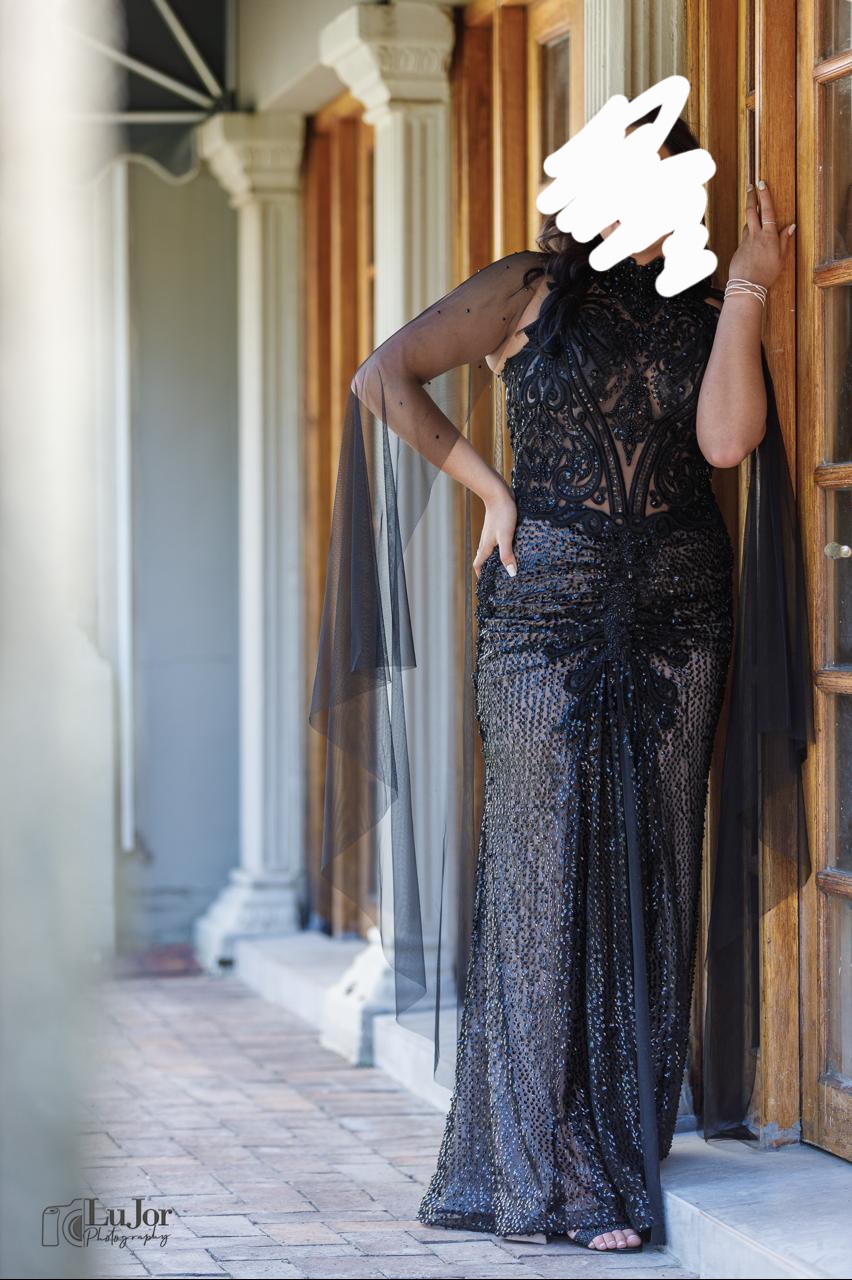ELEGANT BLACK DRESS